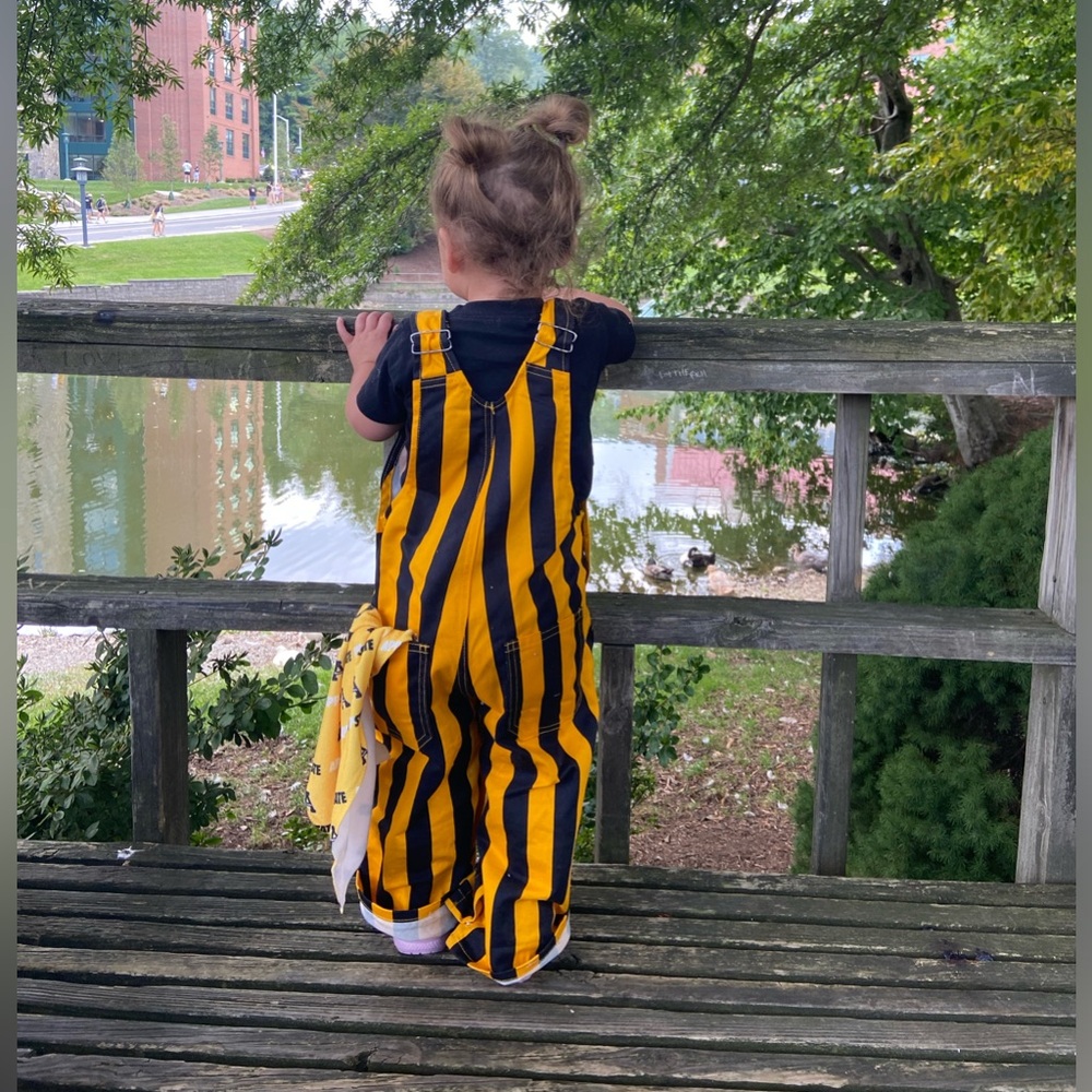GUC 2T Game Bibs in Black and Gold